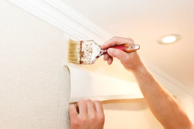 Pose de papier peint à Lohuec — revêtements muraux et toiles de verre